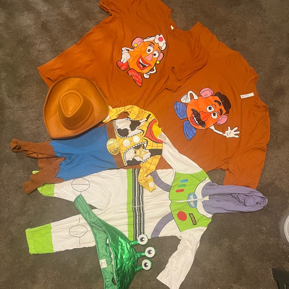 Lot of Toy Story Halloween Costumes for the whole Family!